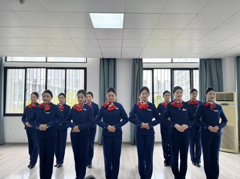 云端风采，礼仪先行”——武职大...